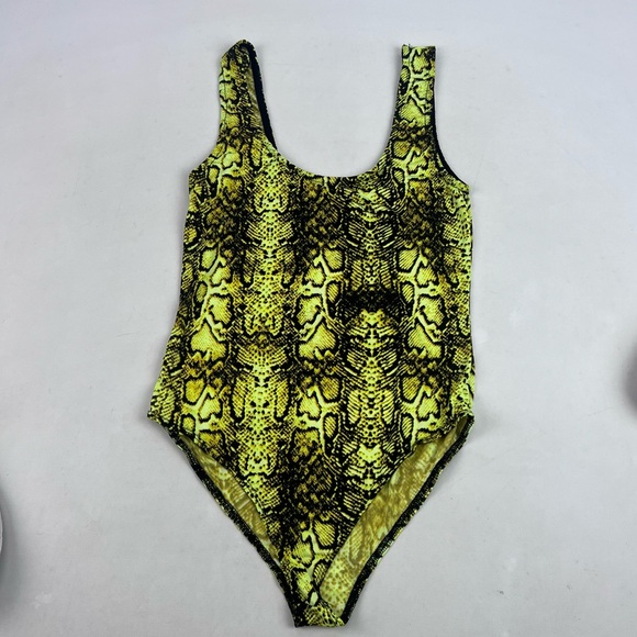 NWT Fashion Nova Neon Yellow Snakeskin Just A Thought Bodysuit - Picture 4 of 5